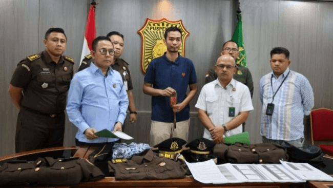 Lakukan Penipuan Jaksa Gadungan Raup Keuntungan Rp4,6 Miliar, Ortu, Istri hingga Dosen Jadi Korbannya