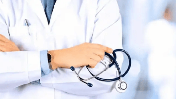 Wakil Menteri Kesehatan (Wamenkes) mengungkapkan Indonesia Kekurangan 120.000 Dokter Umum