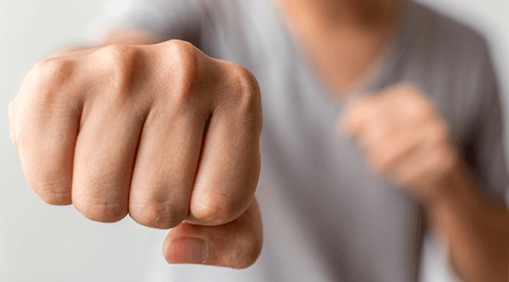 Usai Selfie dengan Jokowi, Seorang Pemuda Diduga Dipukul Paspampres